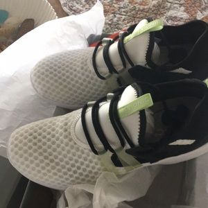 Vionic Sneakers/ Tennis Shoes Brand New in box. Never worn.